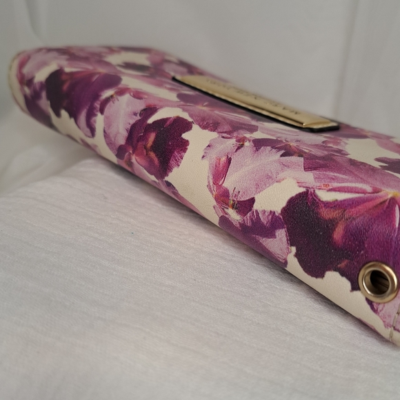 MARC New York wristlet tri-fold wallet Credit card holder Purple and flower. - Picture 4 of 11